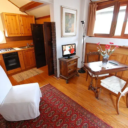 Campo San Trovaso Apartment