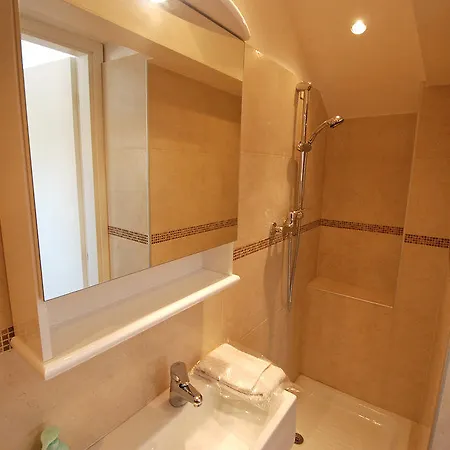 Campo San Trovaso Apartment *
